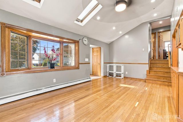 25 Penn Street, Fords, NJ 08863