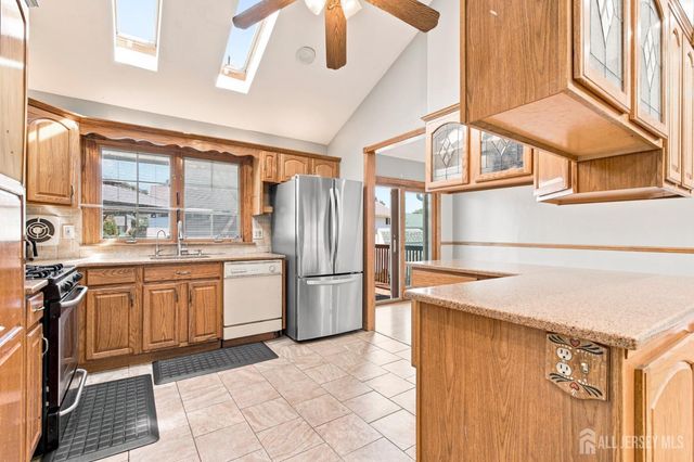 25 Penn Street, Fords, NJ 08863