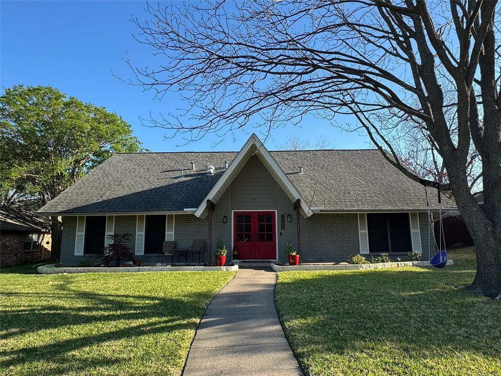 1724 Westridge Drive, Plano, TX 75075