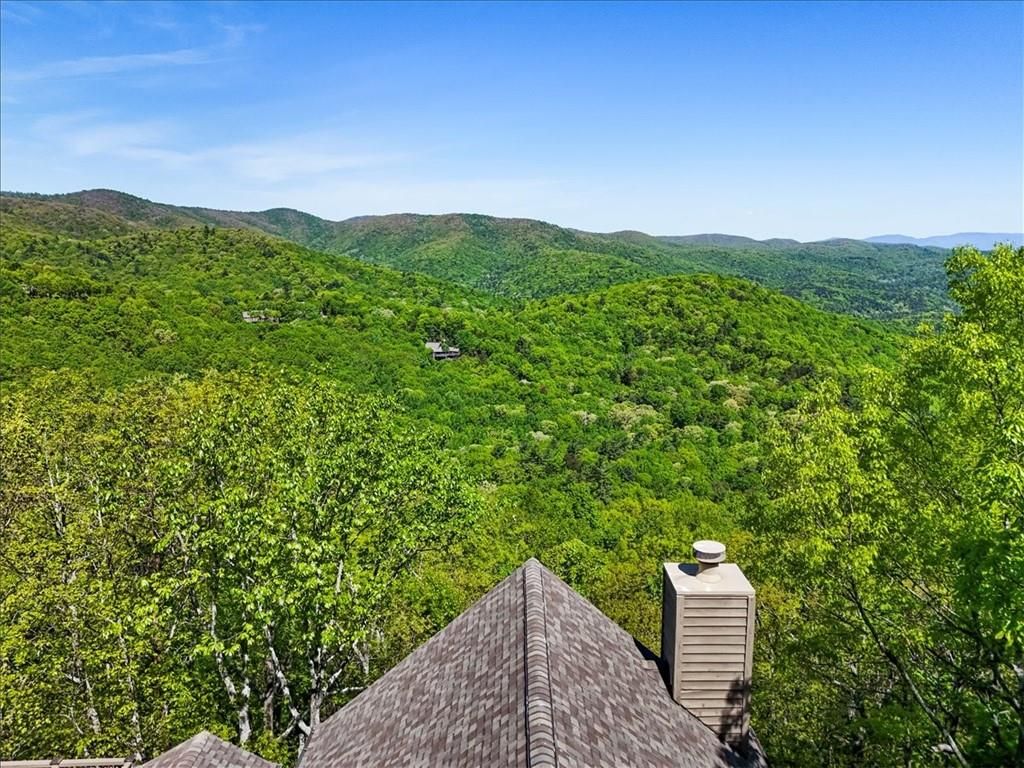 Image 2 of property listing at 117 Falcon Heights Lane, Big Canoe, GA 30134
