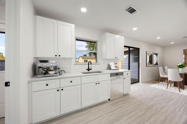 8646 Kempridge Street, Houston, TX 77080