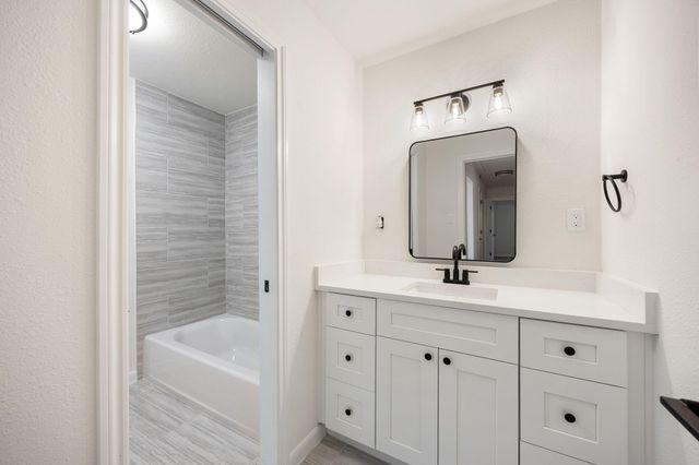 8646 Kempridge Street, Houston, TX 77080