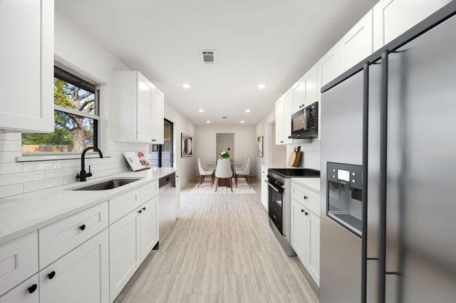 8646 Kempridge Street, Houston, TX 77080