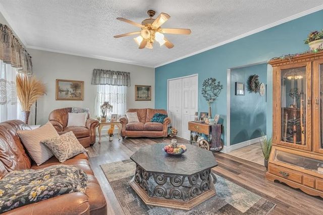 3159 Brodhead Rd, Center Twp, PA 15001