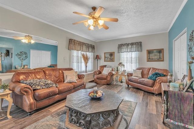 3159 Brodhead Rd, Center Twp, PA 15001