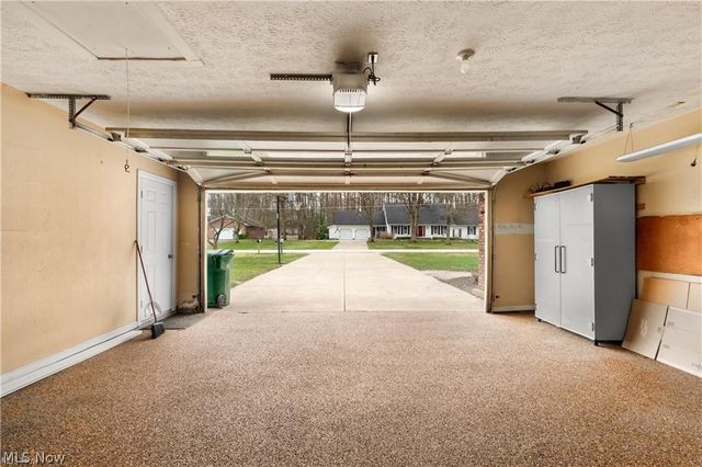 391 Kathleen Drive, Jefferson, OH 44047