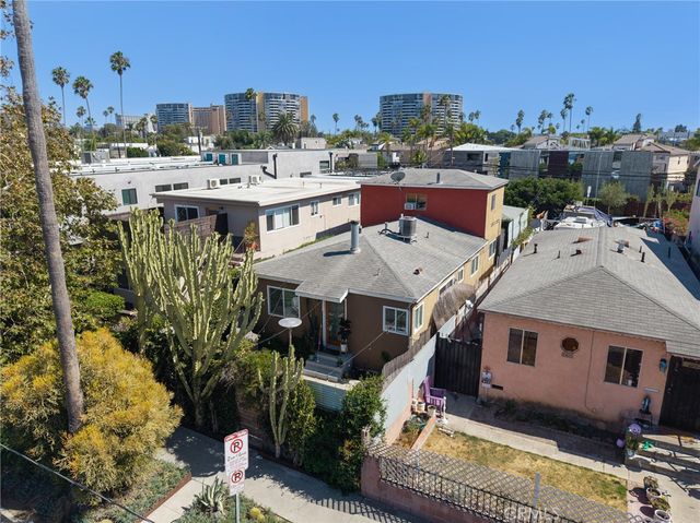 2405 Abbot Kinney, Los Angeles, CA 90291