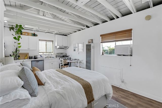 2405 Abbot Kinney, Los Angeles, CA 90291