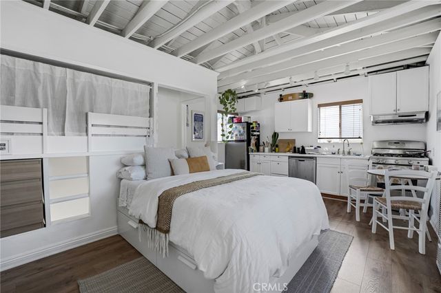 2405 Abbot Kinney, Los Angeles, CA 90291