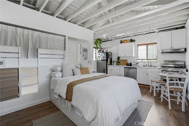 2405 Abbot Kinney, Los Angeles, CA 90291