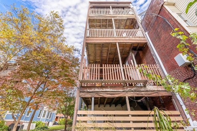 46 High St, Boston, MA 02129