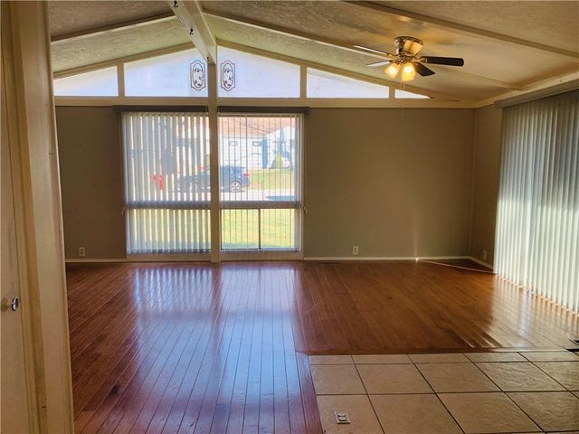 1600 S Ralston Avenue, Independence, MO 64052