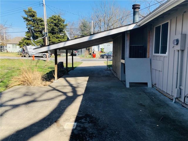 1600 S Ralston Avenue, Independence, MO 64052