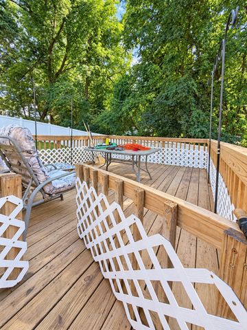 16 Winnipeg St, Worcester, MA 01607