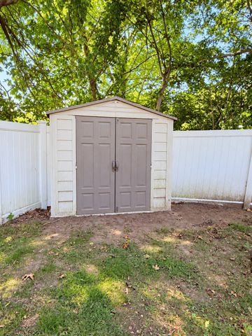16 Winnipeg St, Worcester, MA 01607