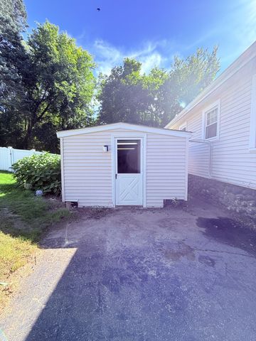 16 Winnipeg St, Worcester, MA 01607