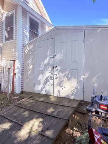 16 Winnipeg St, Worcester, MA 01607