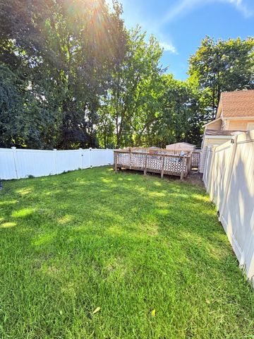 16 Winnipeg St, Worcester, MA 01607
