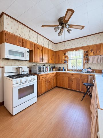 16 Winnipeg St, Worcester, MA 01607