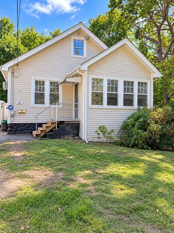 16 Winnipeg St, Worcester, MA 01607