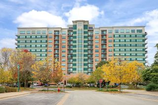 6420 Double Eagle Drive 610, Woodridge, IL 60517