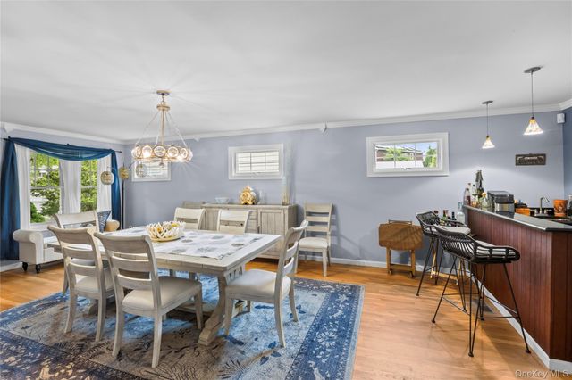 5 Bennett Avenue, Huntington Station, NY 11746