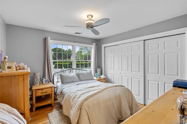 5 Bennett Avenue, Huntington Station, NY 11746