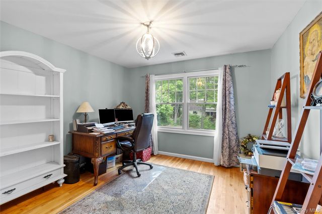 5 Bennett Avenue, Huntington Station, NY 11746