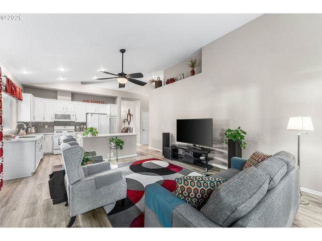 17812 Se 13TH St, Vancouver, WA 98683