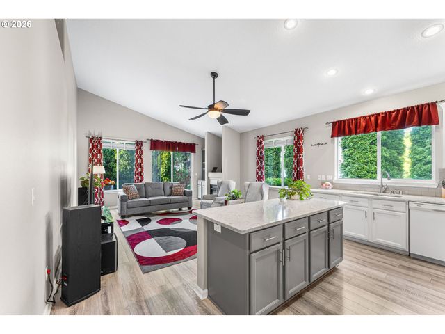 17812 Se 13TH St, Vancouver, WA 98683