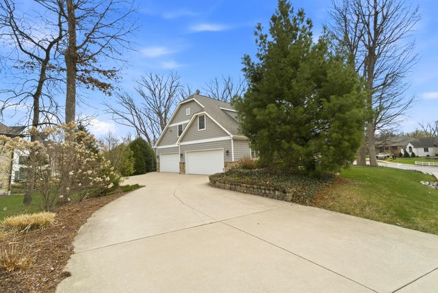 730 Quinlan Court, Crown Point, IN 46307