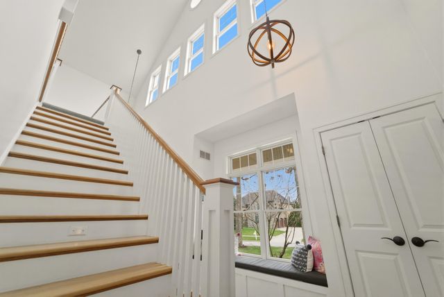 730 Quinlan Court, Crown Point, IN 46307