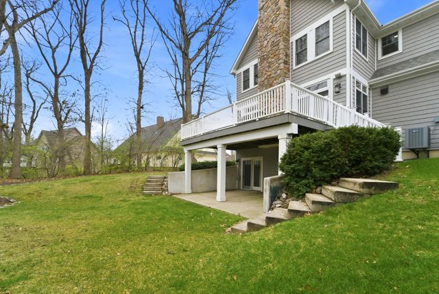 730 Quinlan Court, Crown Point, IN 46307