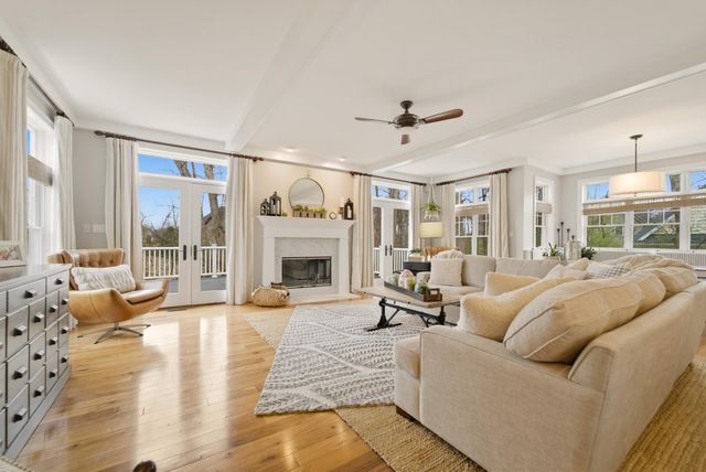 730 Quinlan Court, Crown Point, IN 46307