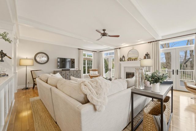 730 Quinlan Court, Crown Point, IN 46307