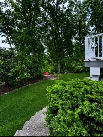 730 Quinlan Court, Crown Point, IN 46307