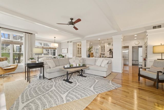730 Quinlan Court, Crown Point, IN 46307