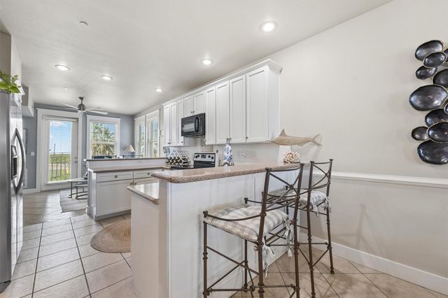 4121 Pointe West Drive 101, Galveston, TX 77554