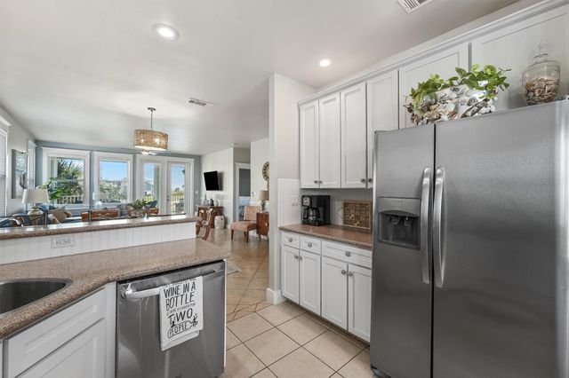 4121 Pointe West Drive 101, Galveston, TX 77554