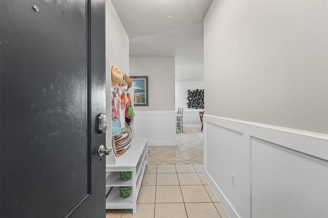 4121 Pointe West Drive 101, Galveston, TX 77554