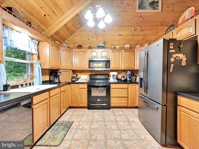107 BLUE MOUNTAIN RD, Schuylkill Haven, PA 17972