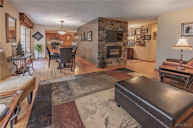 14 Woodbury Drive, Lockport City, NY 14094