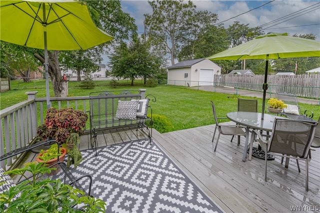 14 Woodbury Drive, Lockport City, NY 14094