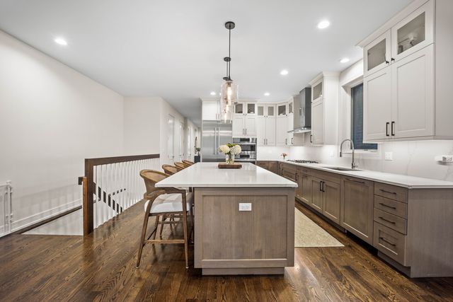 940 N Wolcott Avenue 1, Chicago, IL 60622