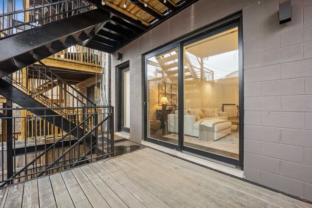 940 N Wolcott Avenue 1, Chicago, IL 60622