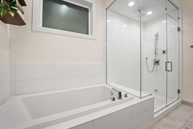 940 N Wolcott Avenue 1, Chicago, IL 60622