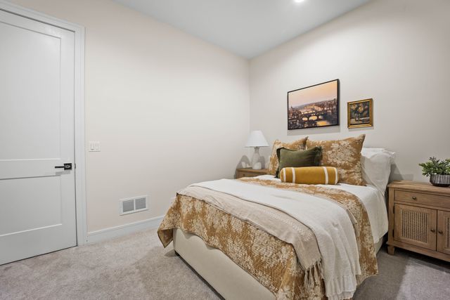 940 N Wolcott Avenue 1, Chicago, IL 60622