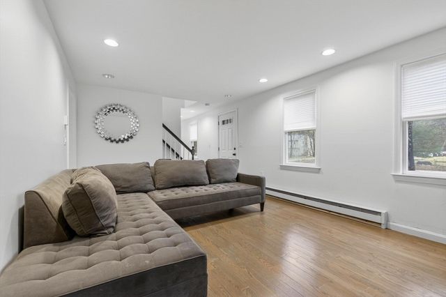 25 King St, Norfolk, MA 02056