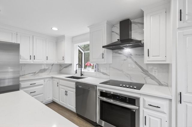 25 King St, Norfolk, MA 02056