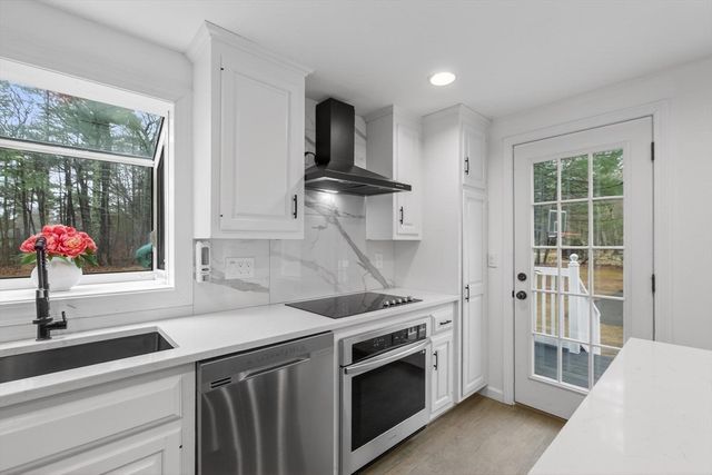 25 King St, Norfolk, MA 02056